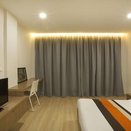 Boone Place Bangkok Esterno foto