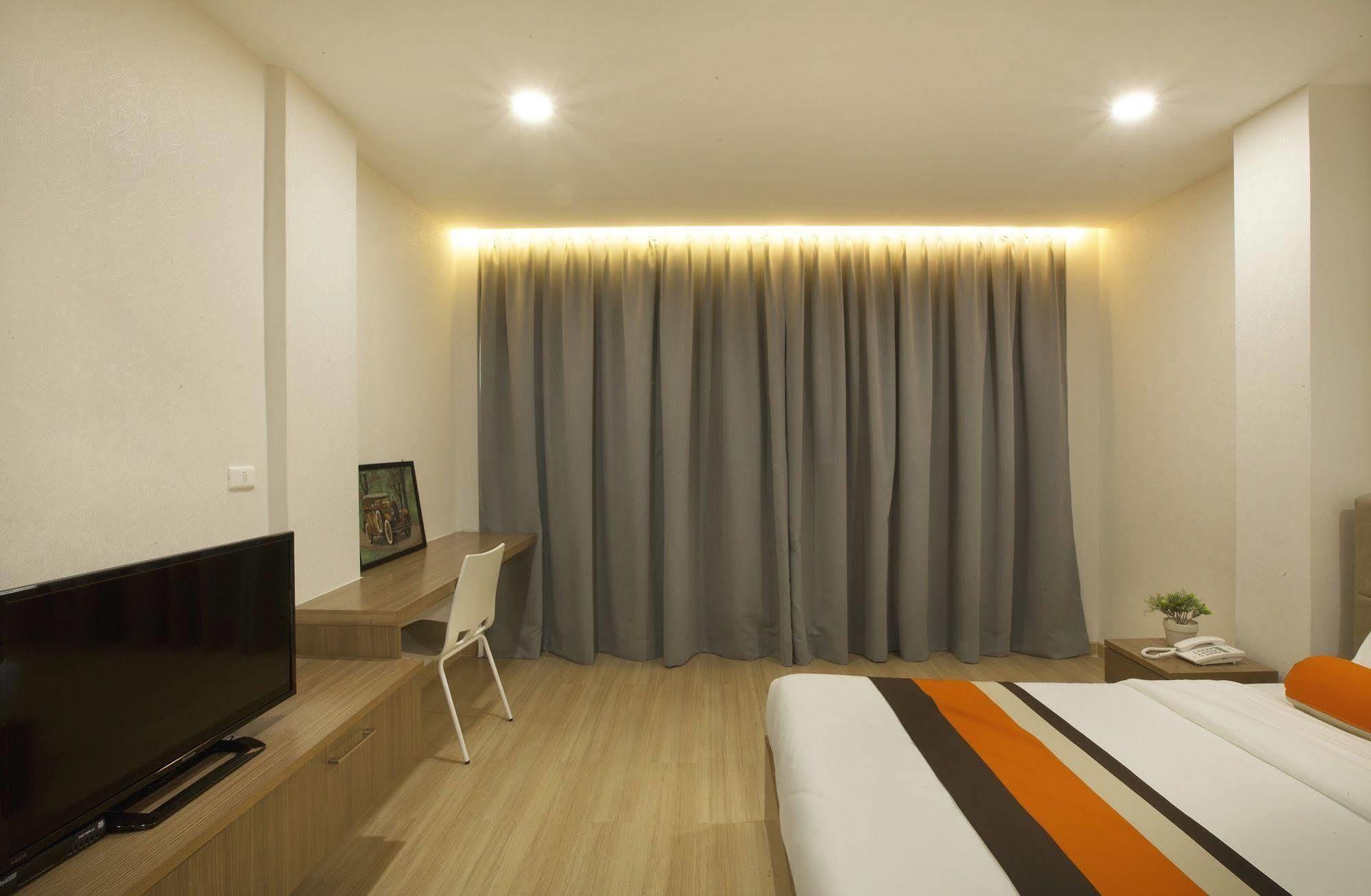 Boone Place Bangkok Esterno foto