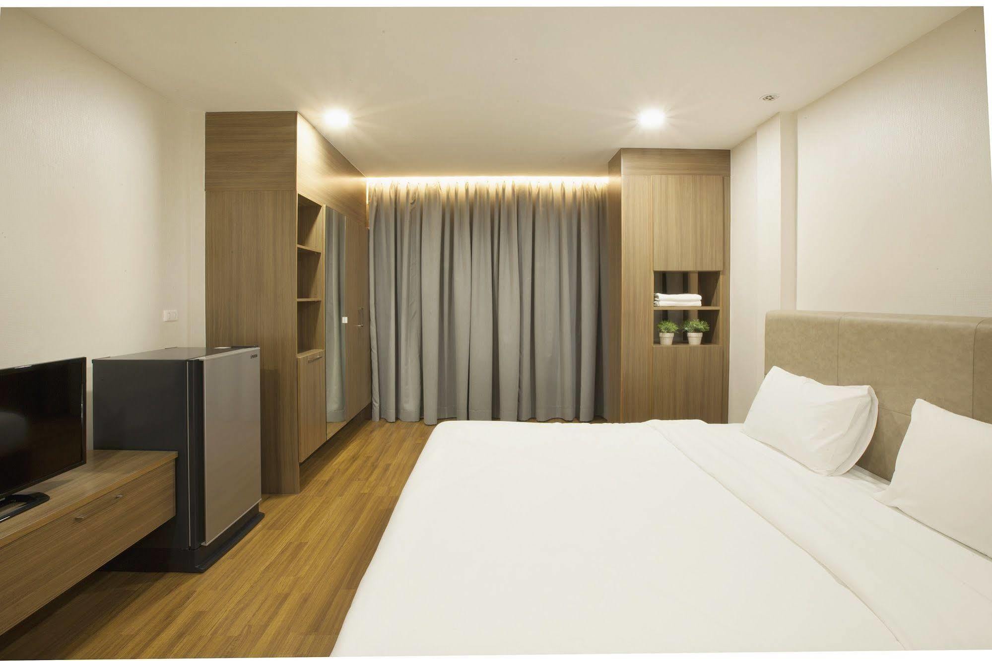 Boone Place Bangkok Esterno foto