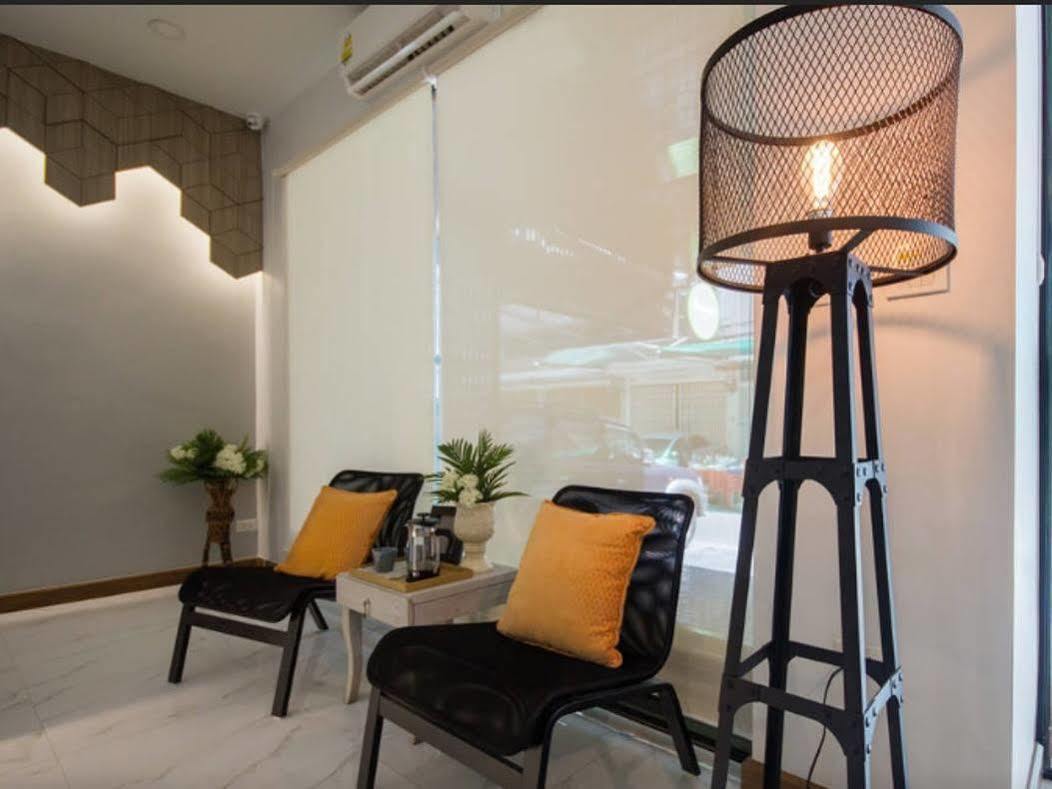 Boone Place Bangkok Esterno foto